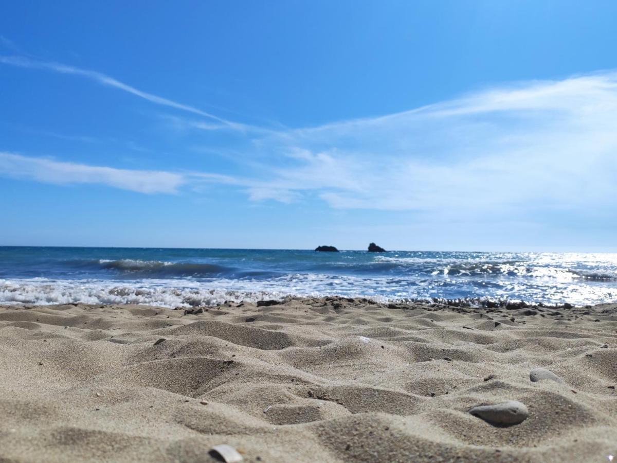 Tetraktys Estate Beachside Υδωρ Agios Matthaios  ภายนอก รูปภาพ